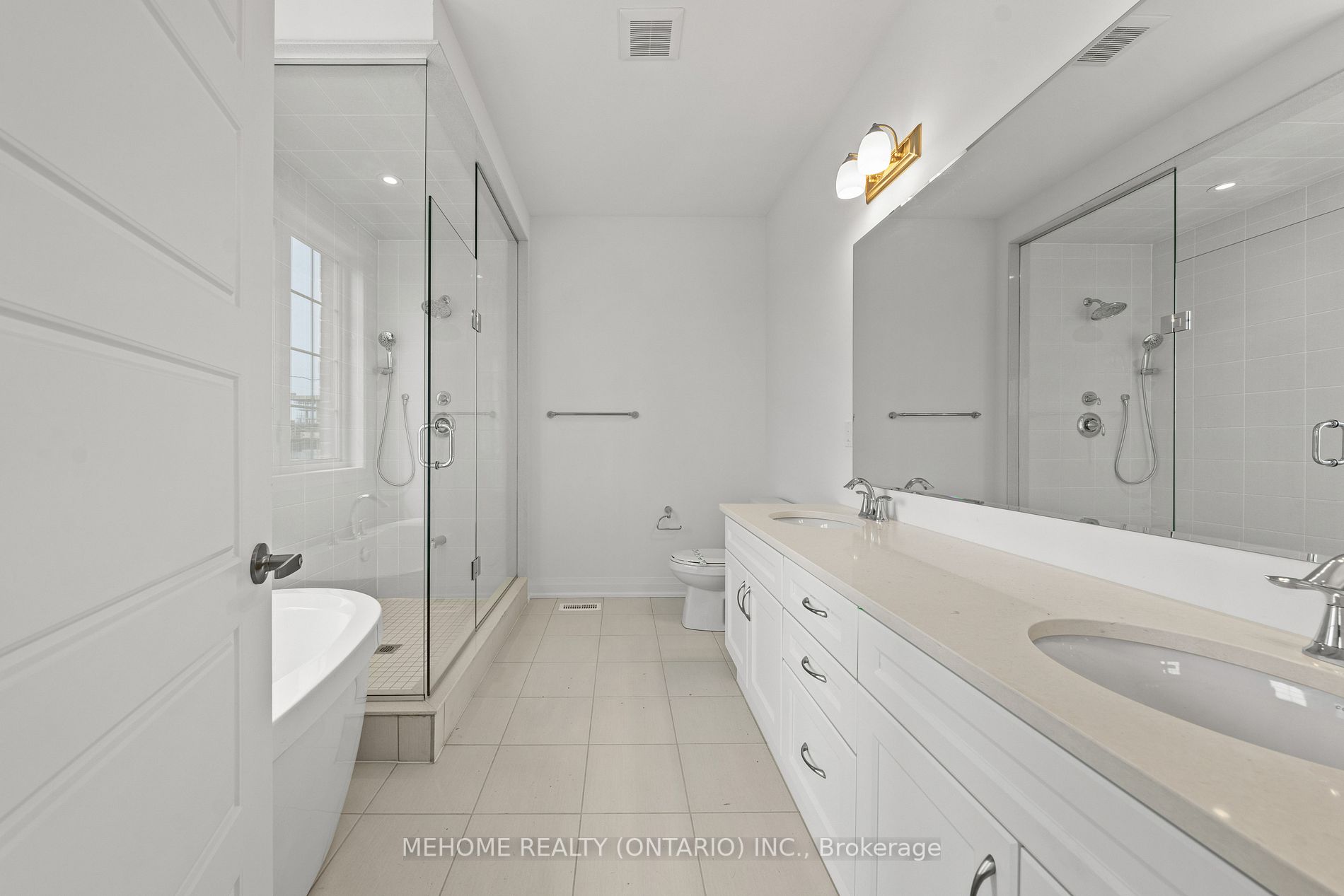 1312 Aymond Cres