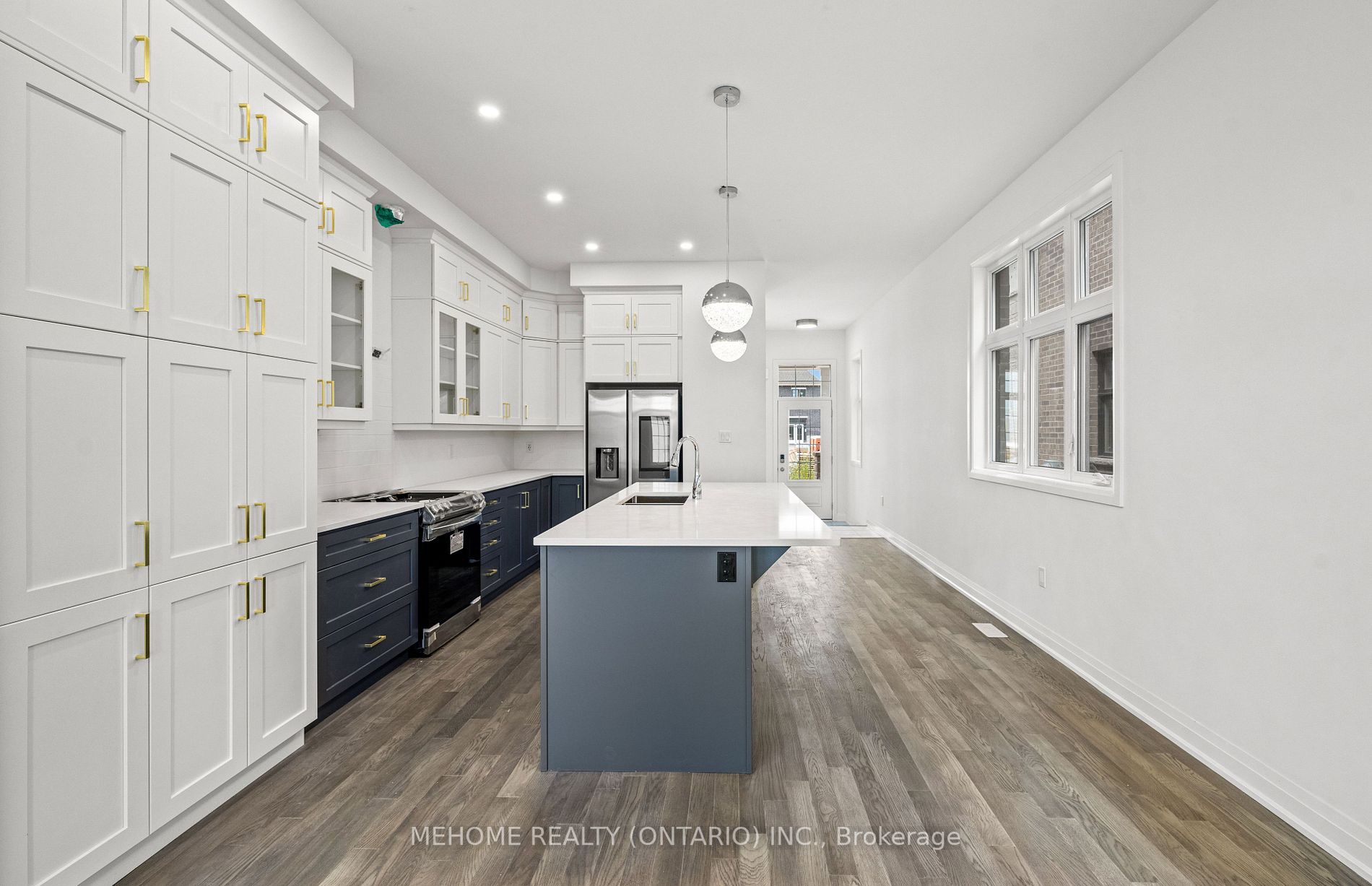 1312 Aymond Cres