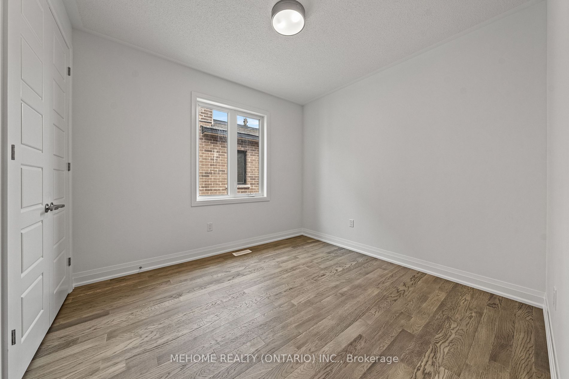 1312 Aymond Cres