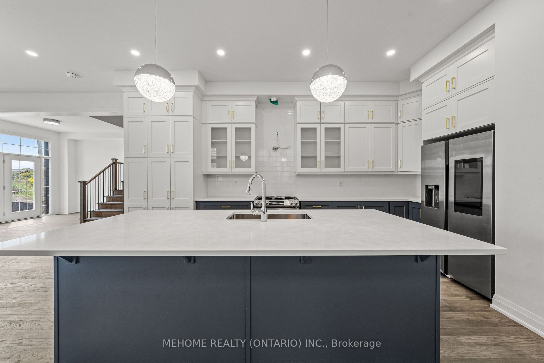 1312 Aymond Cres