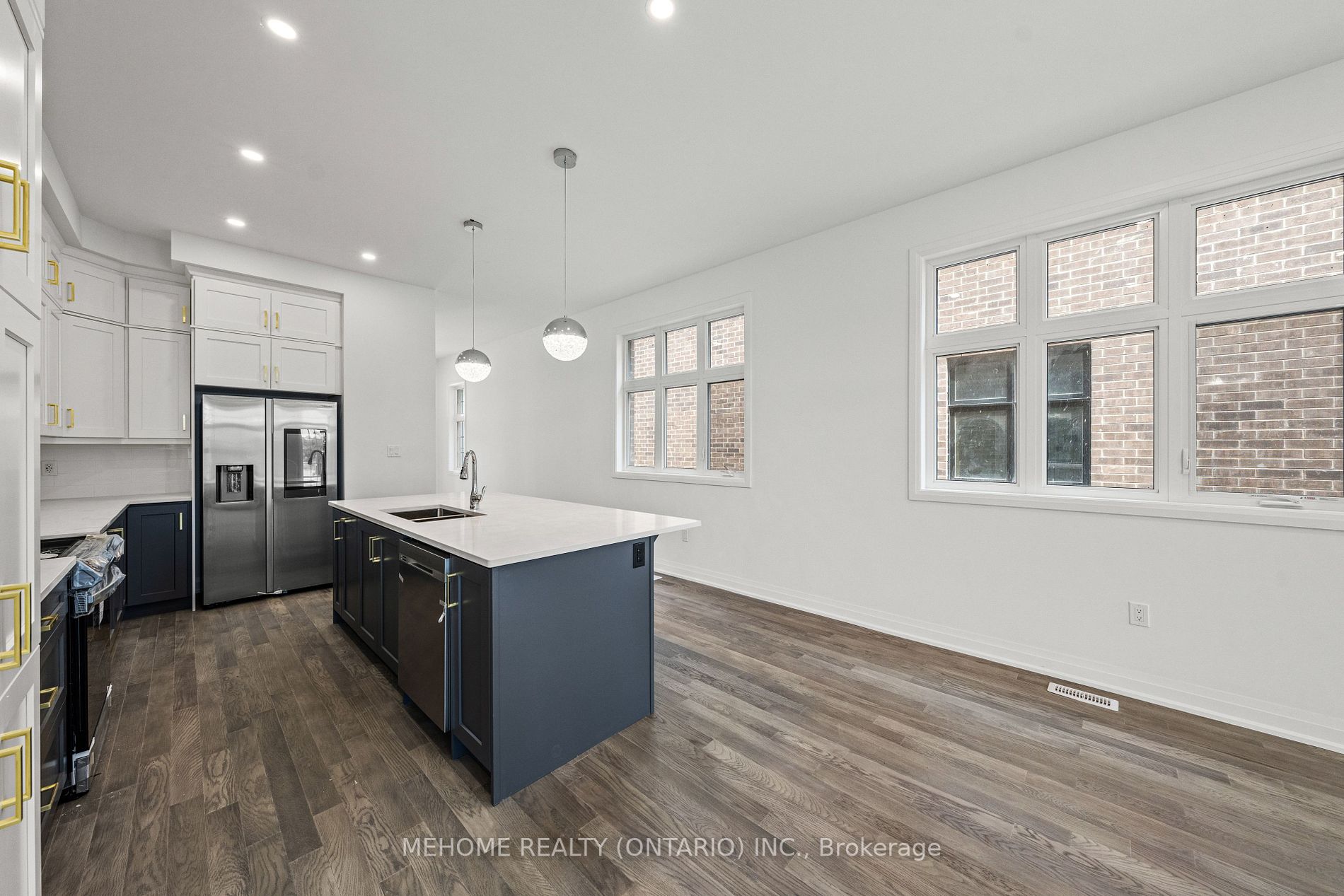1312 Aymond Cres