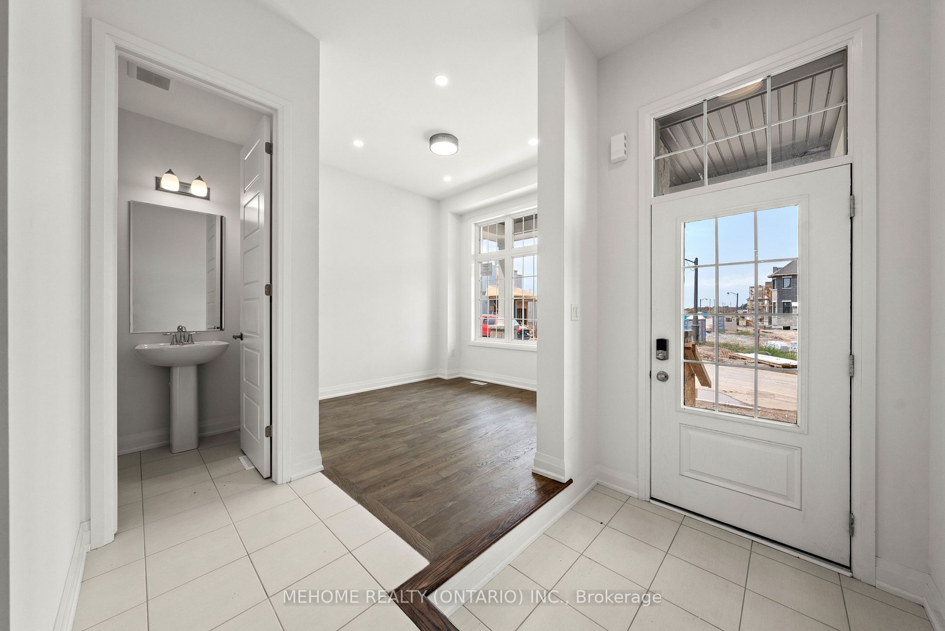 1312 Aymond Cres