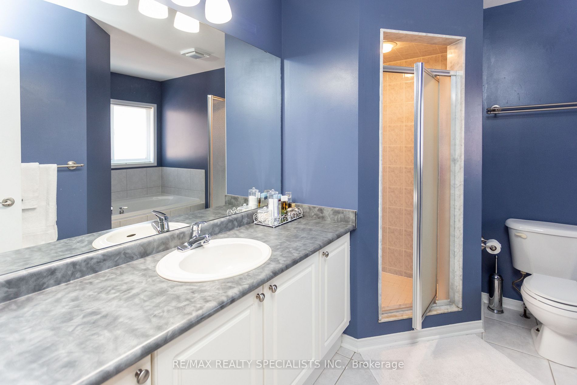 34 Collingwood Ave