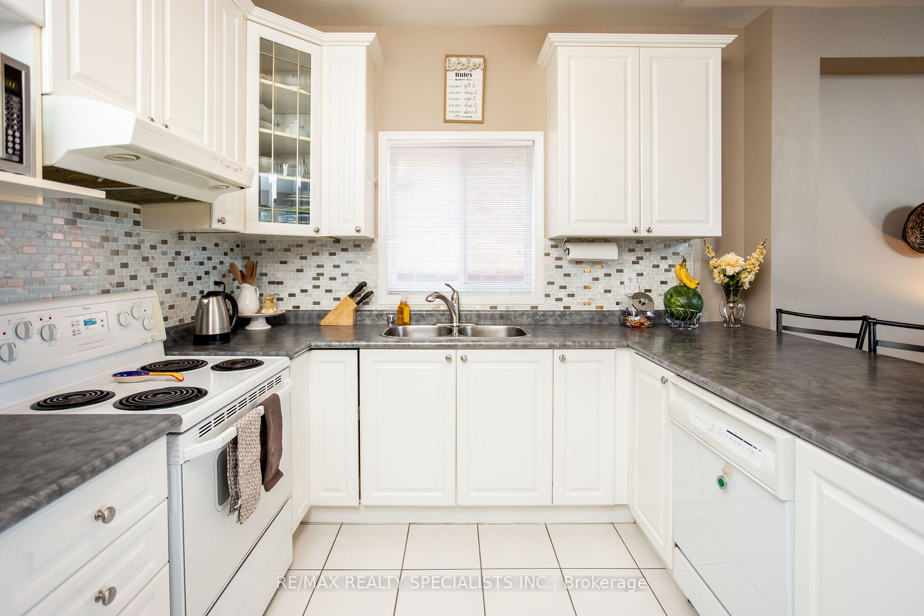 34 Collingwood Ave