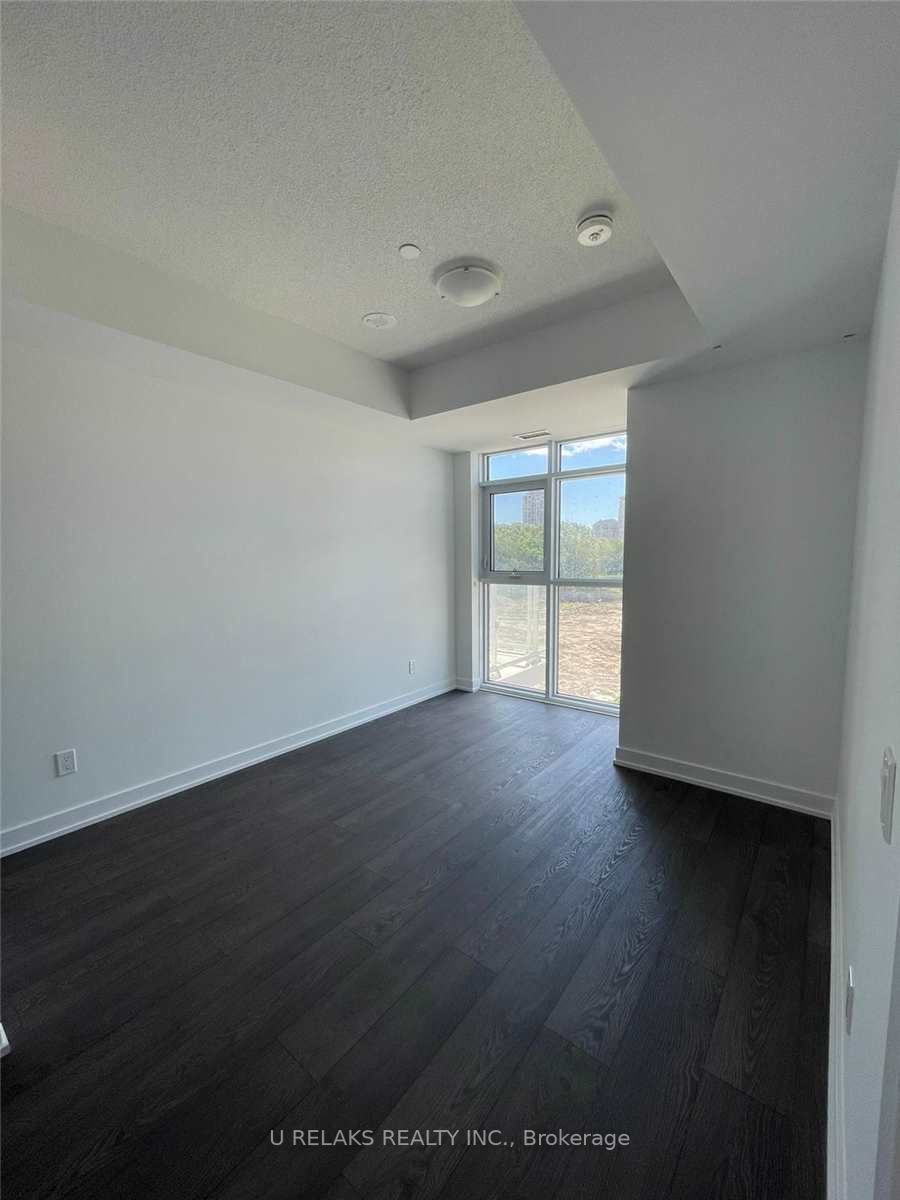 251 Manitoba St, #322