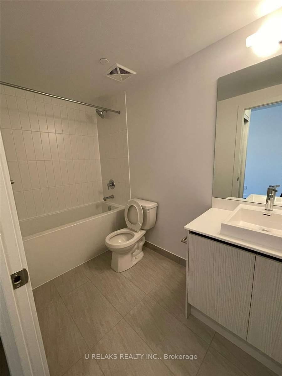 251 Manitoba St, #322