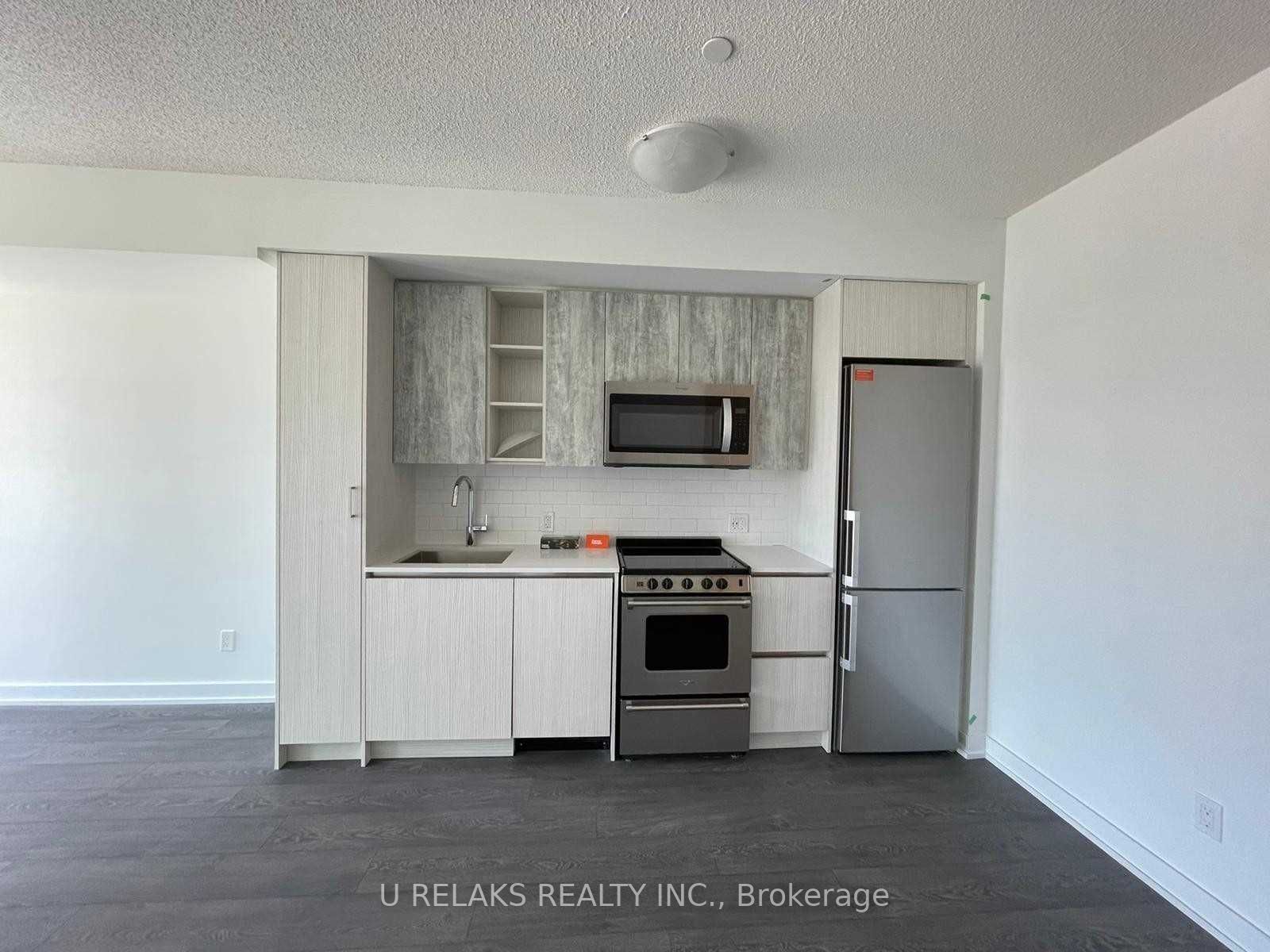 251 Manitoba St, #322