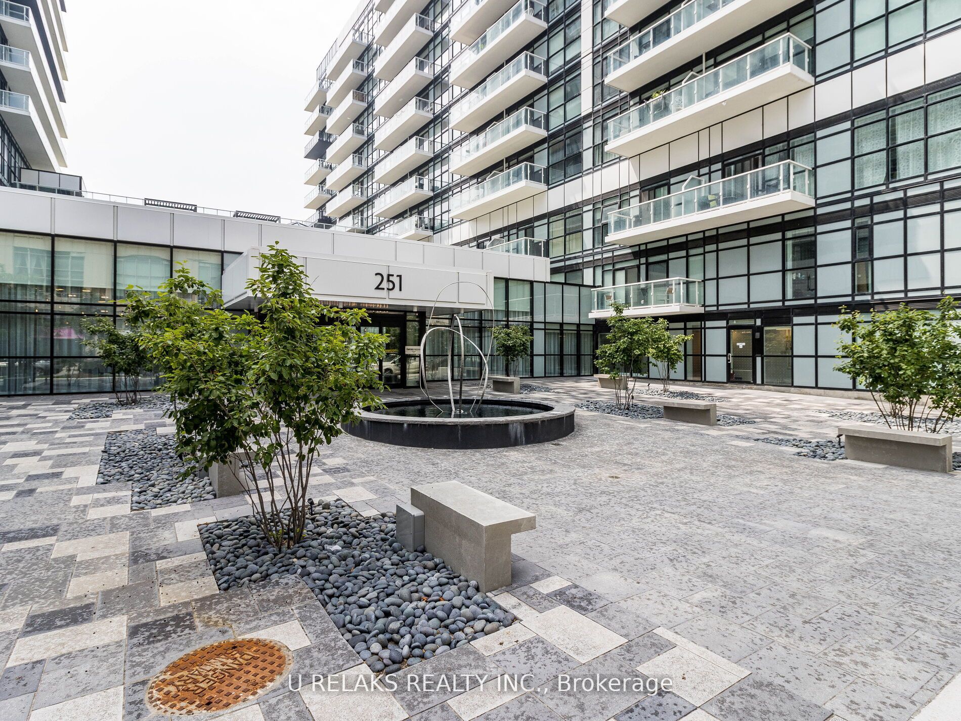 251 Manitoba St, #322