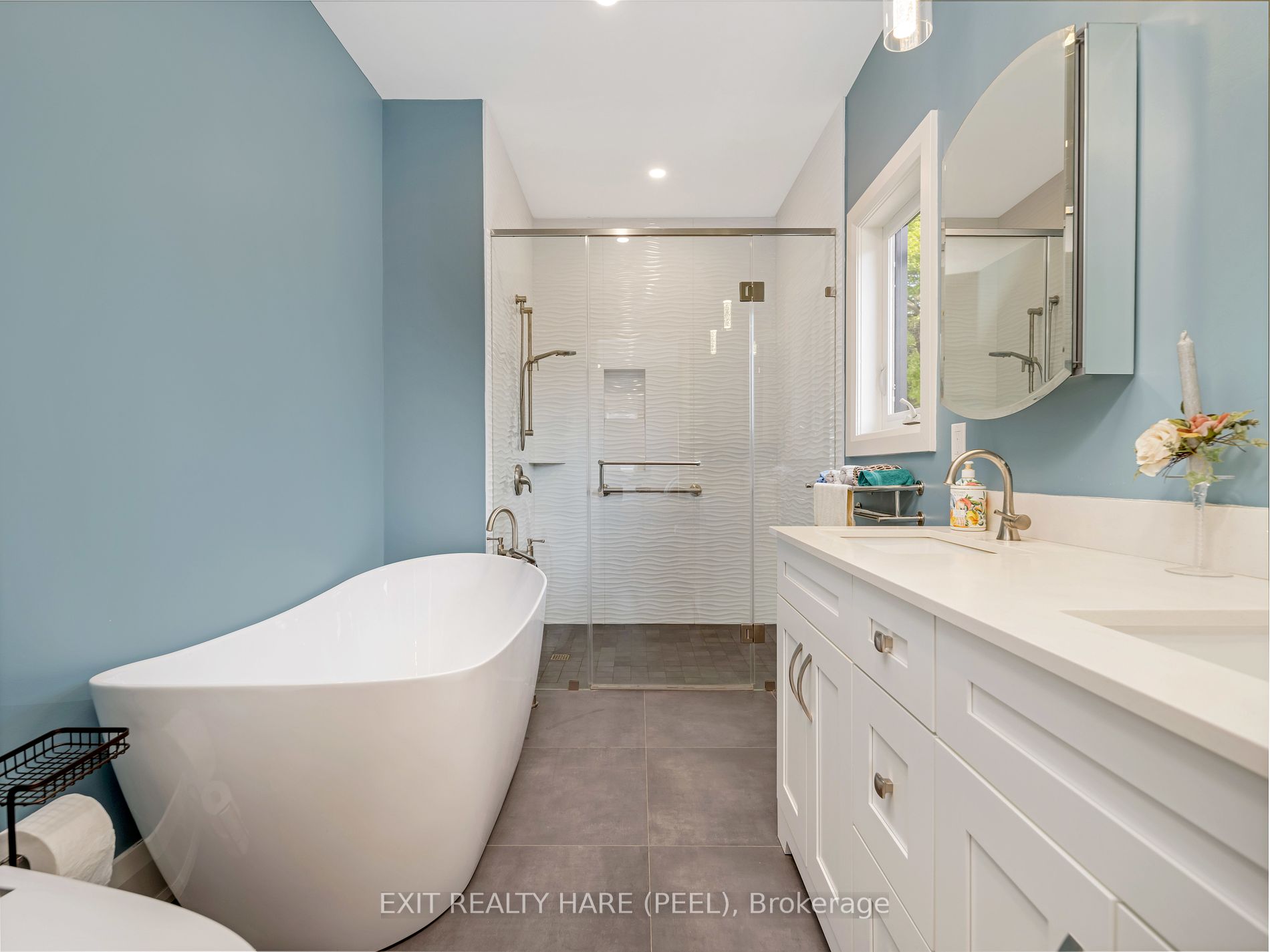 37 Fagan Dr