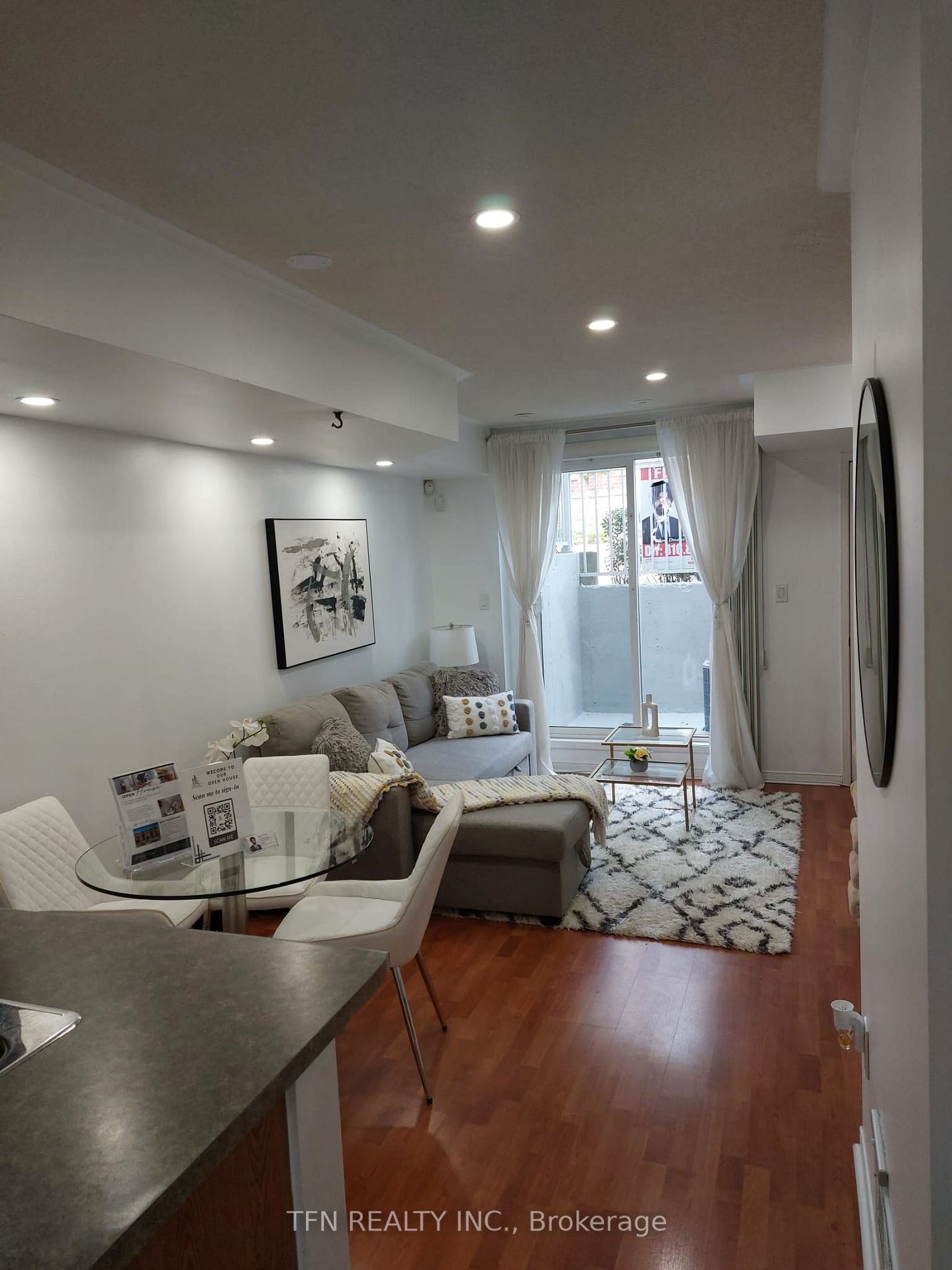 60 Turntable Cres, #81