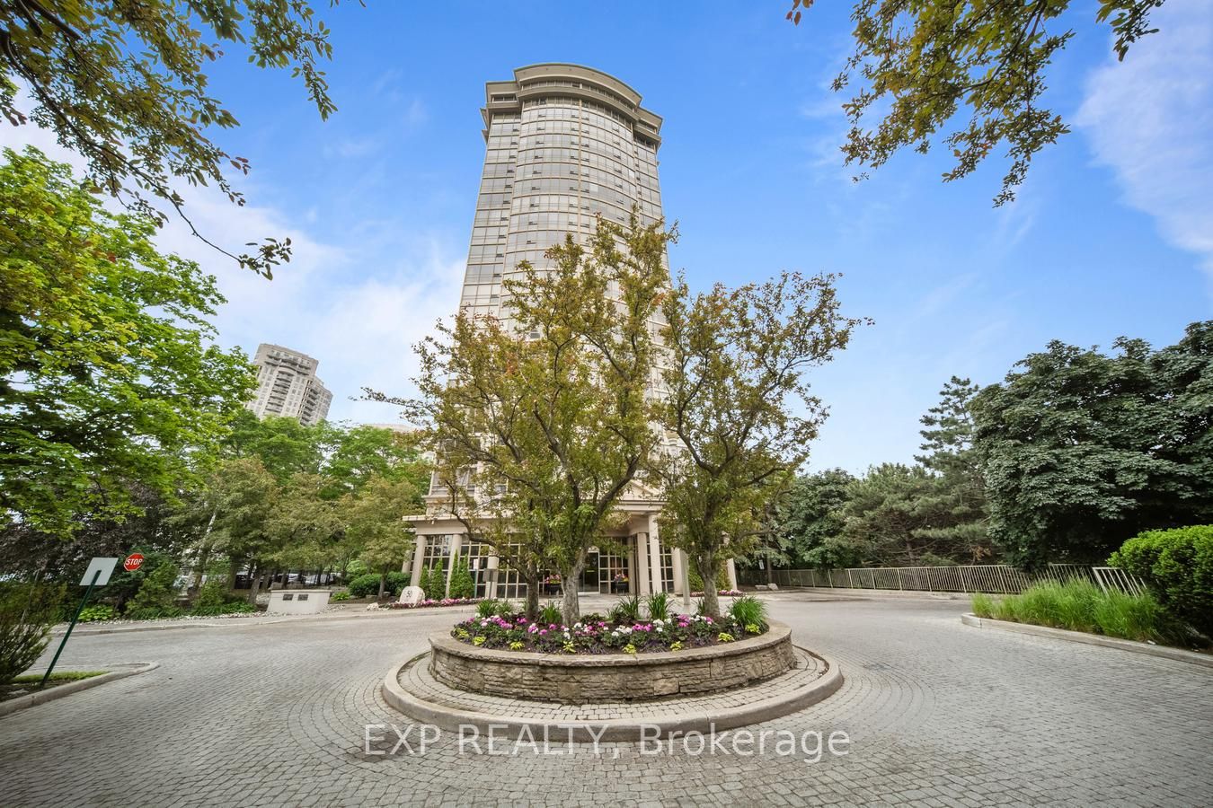 50 Eglinton Ave W, #1110
