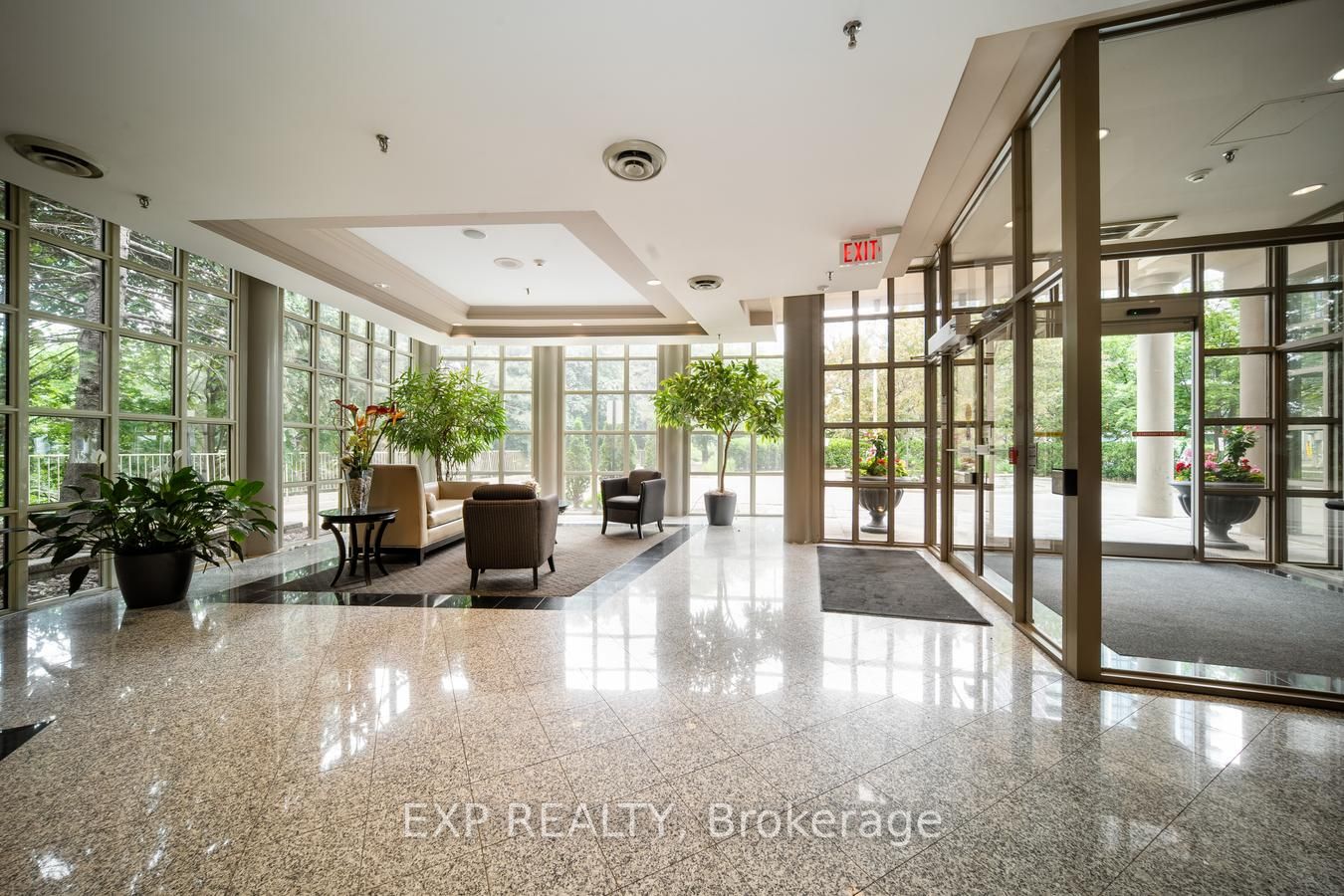50 Eglinton Ave W, #1110