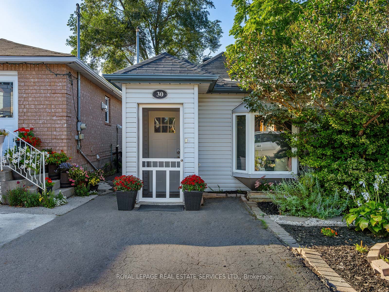 30 Aileen Ave