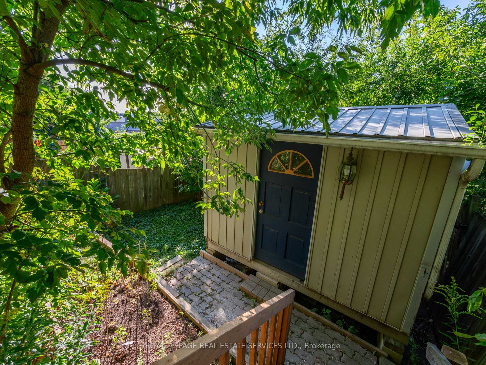 30 Aileen Ave