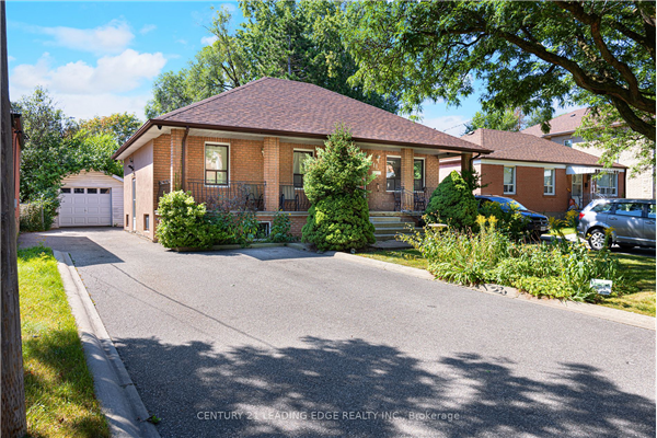 11 Yorkdale Cres, Toronto