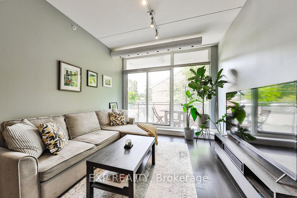 588 Annette Street, #205