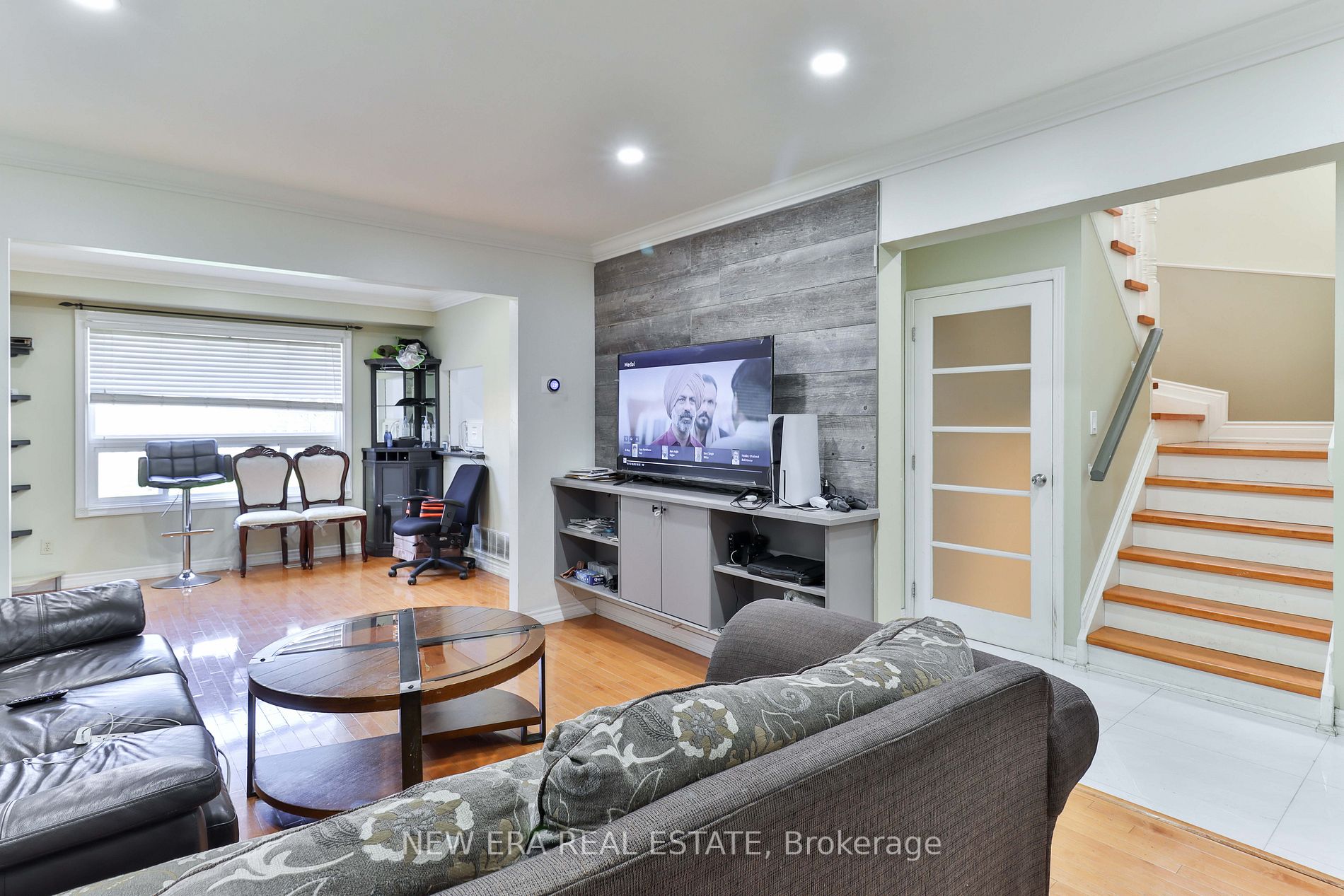 30 Myrtle Crt