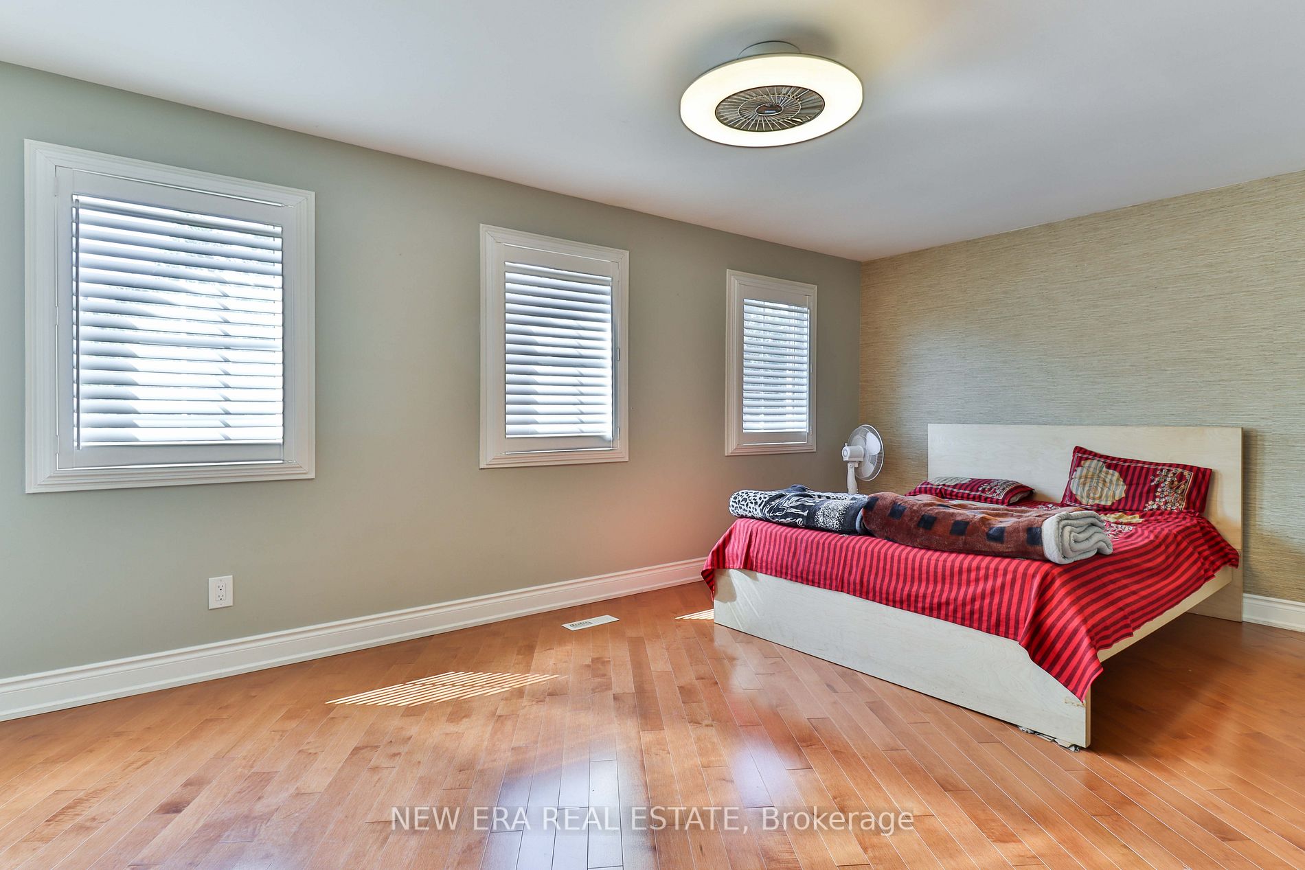 30 Myrtle Crt