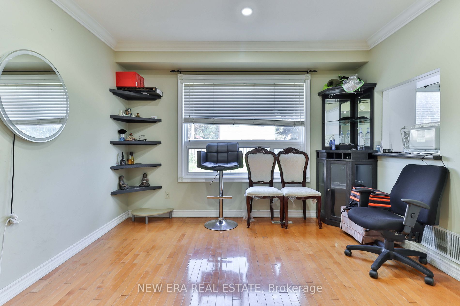 30 Myrtle Crt