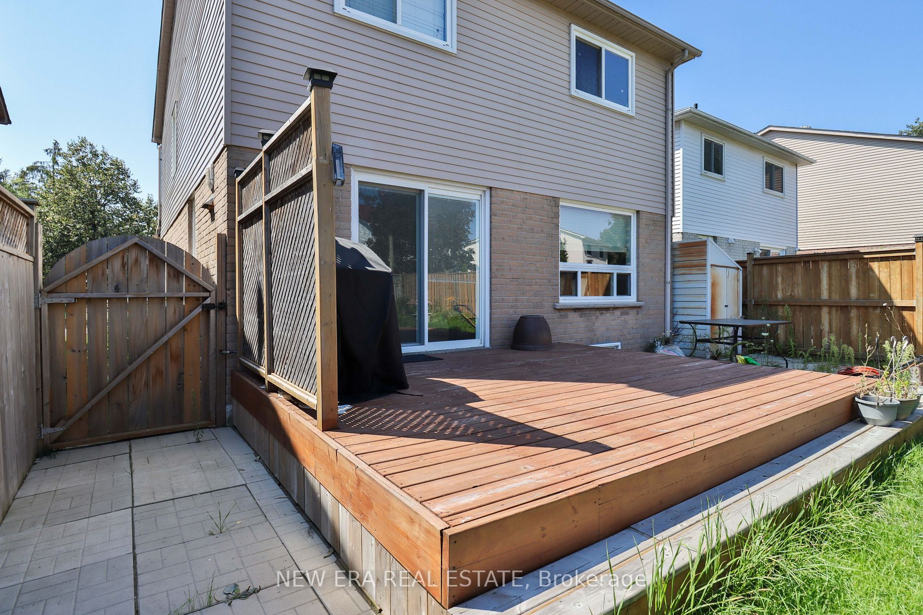 30 Myrtle Crt