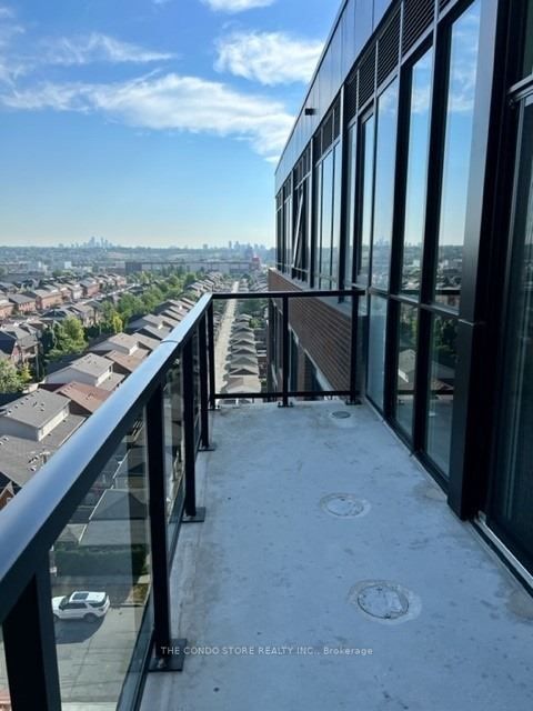 2300 St. Clair Ave W, #1007