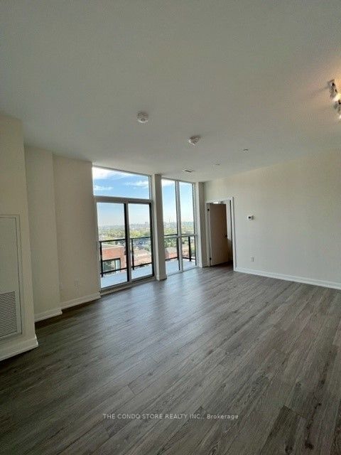 2300 St. Clair Ave W, #1007