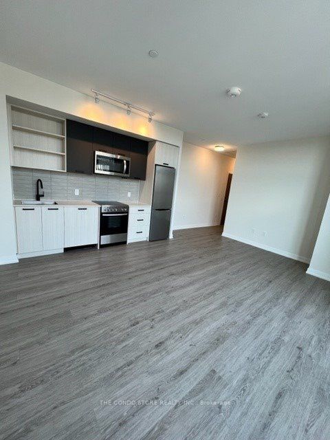 2300 St. Clair Ave W, #1007