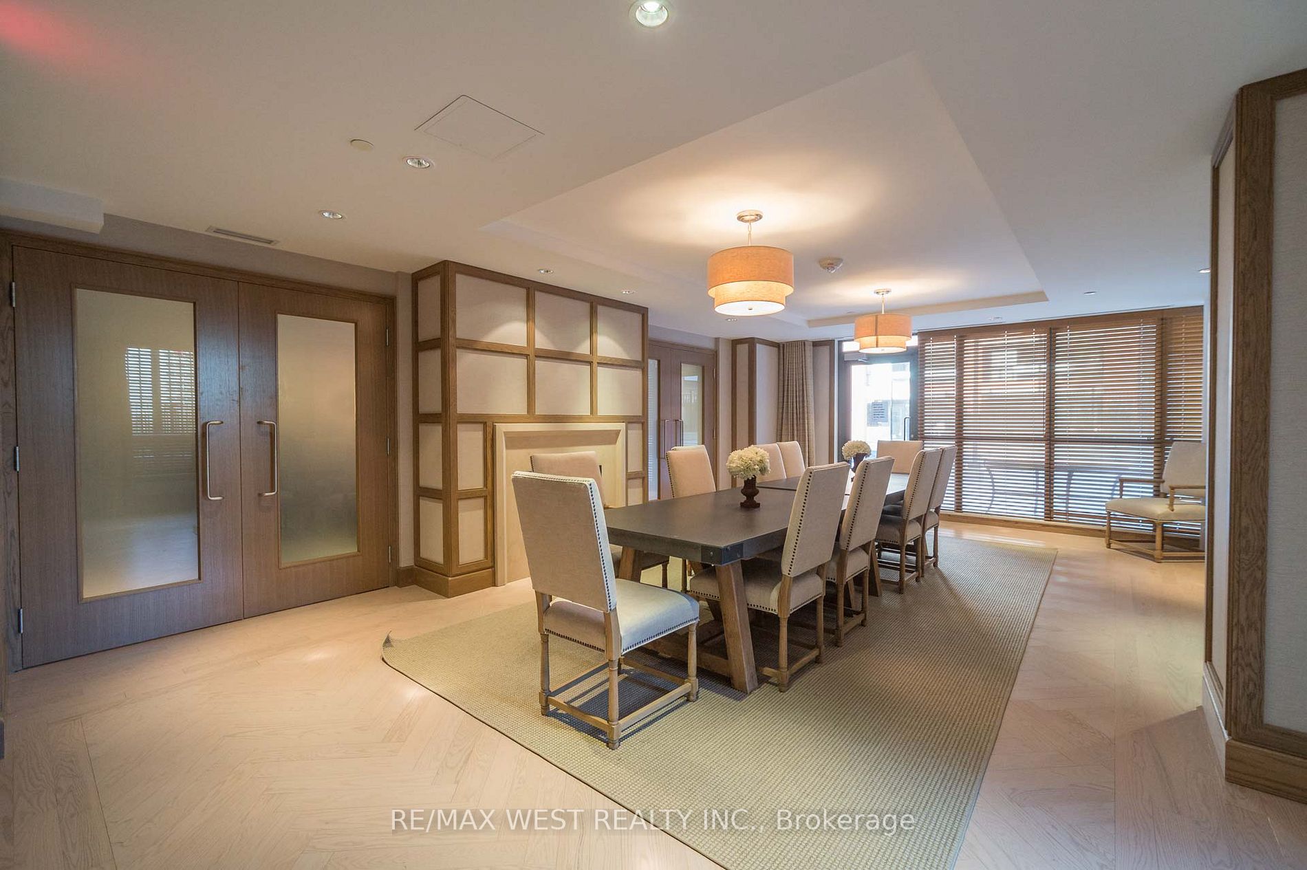 800 Lawrence Ave W, #401