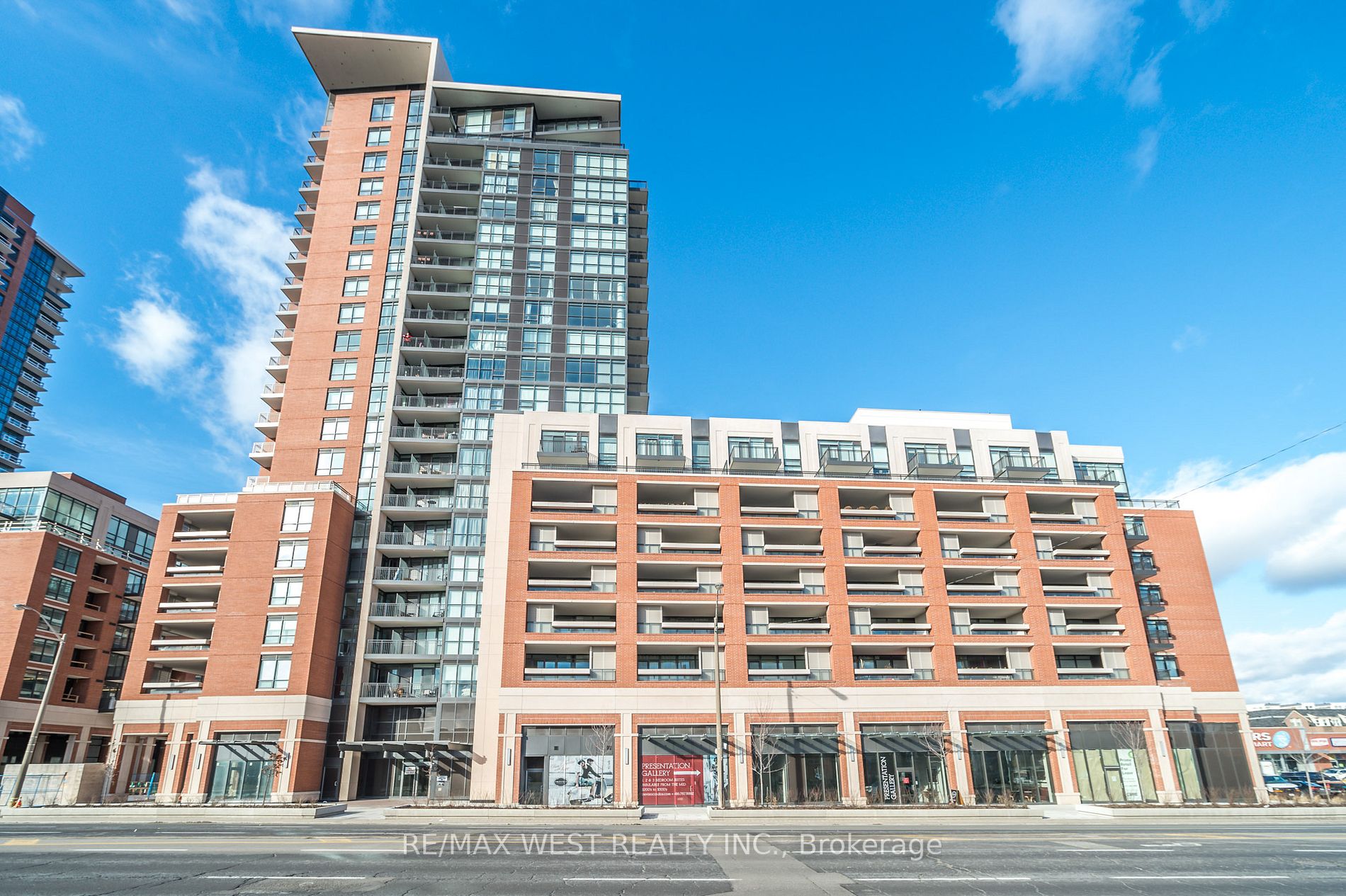 800 Lawrence Ave W, #401