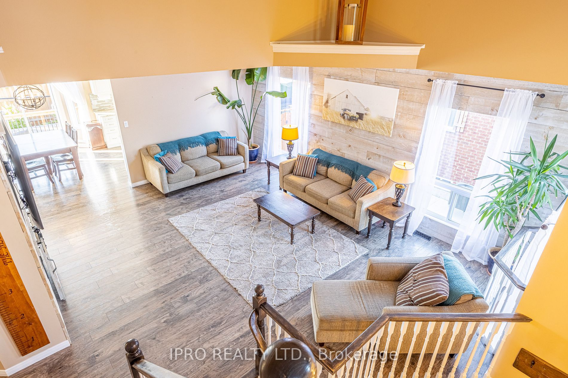 47 Cameron Cres