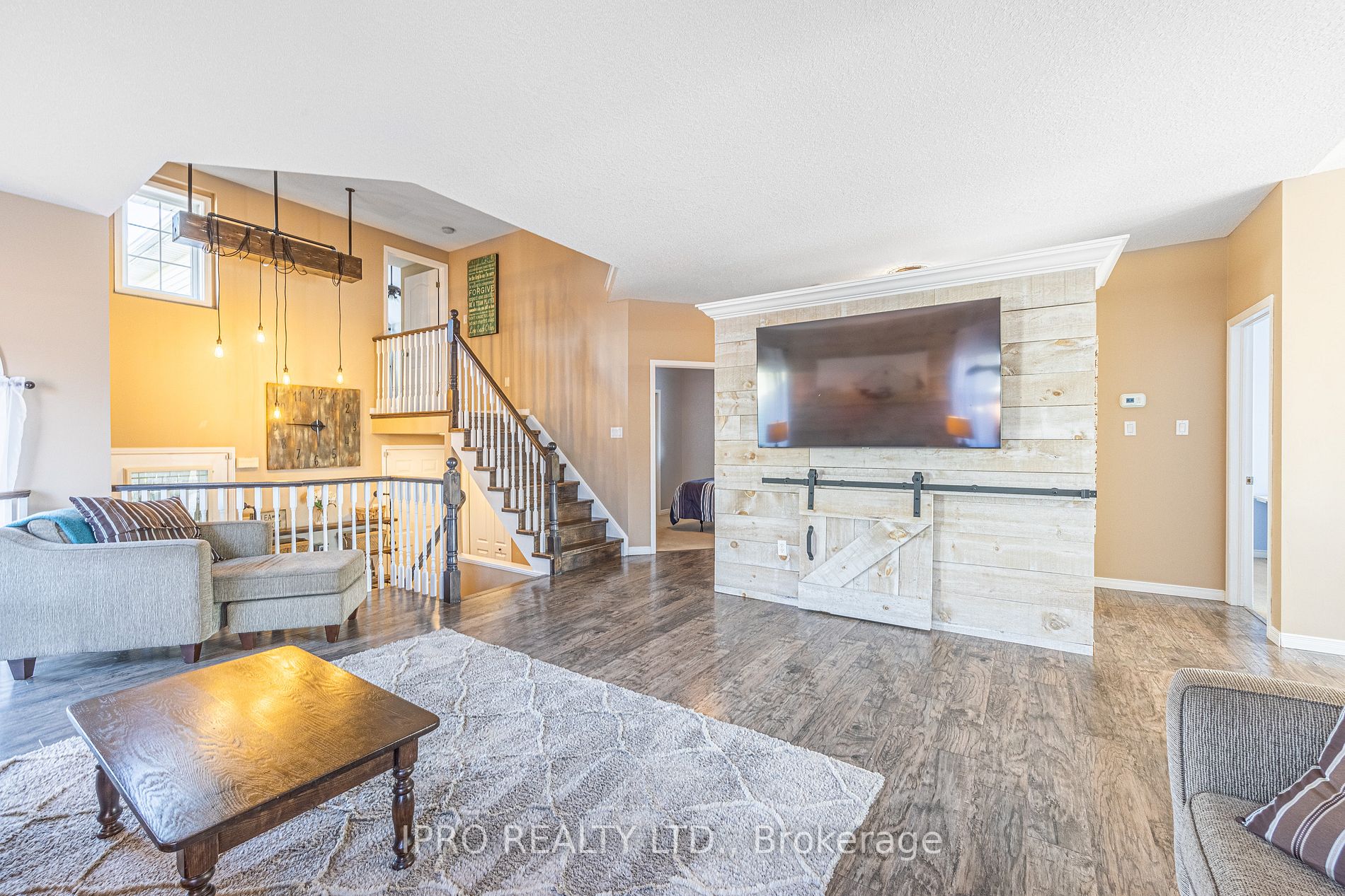 47 Cameron Cres