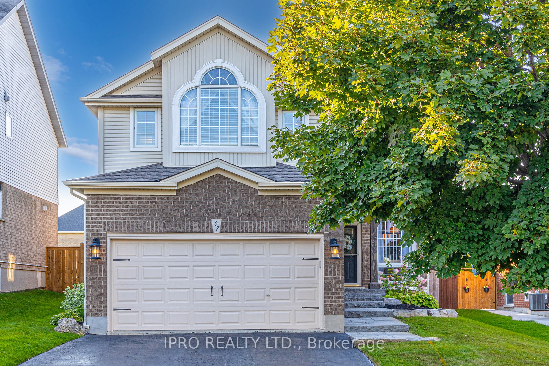 47 Cameron Cres