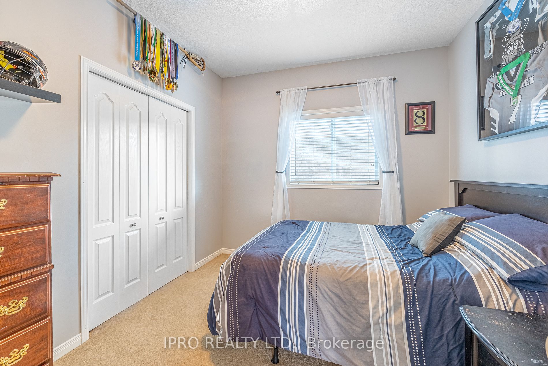 47 Cameron Cres