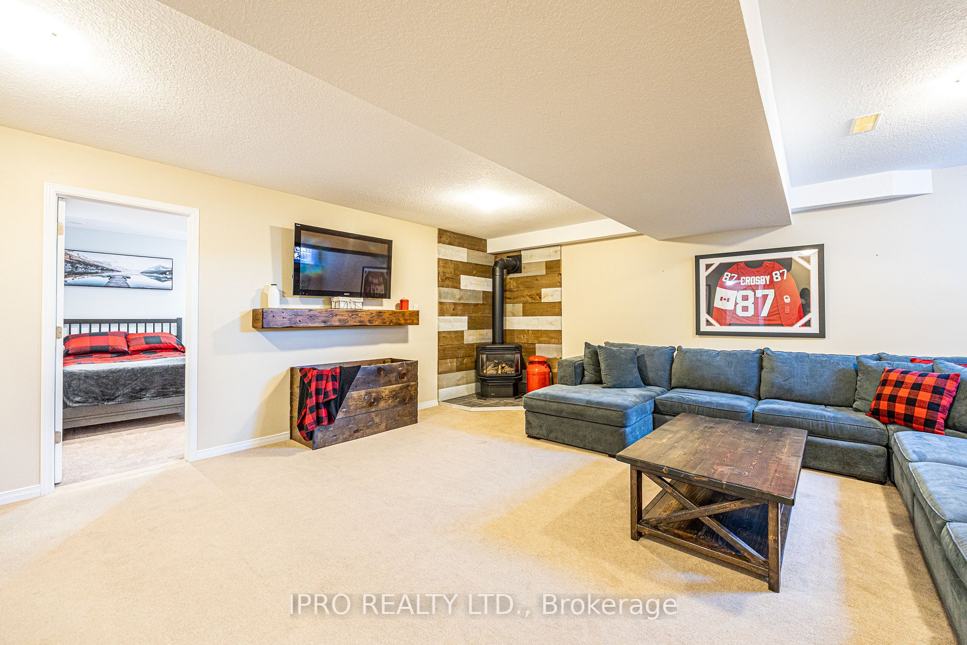 47 Cameron Cres