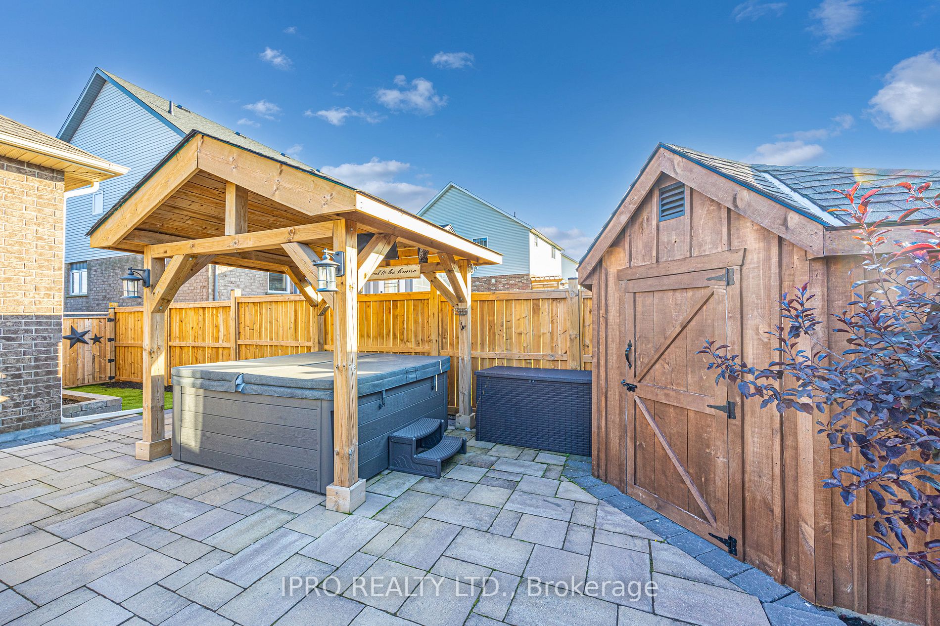 47 Cameron Cres