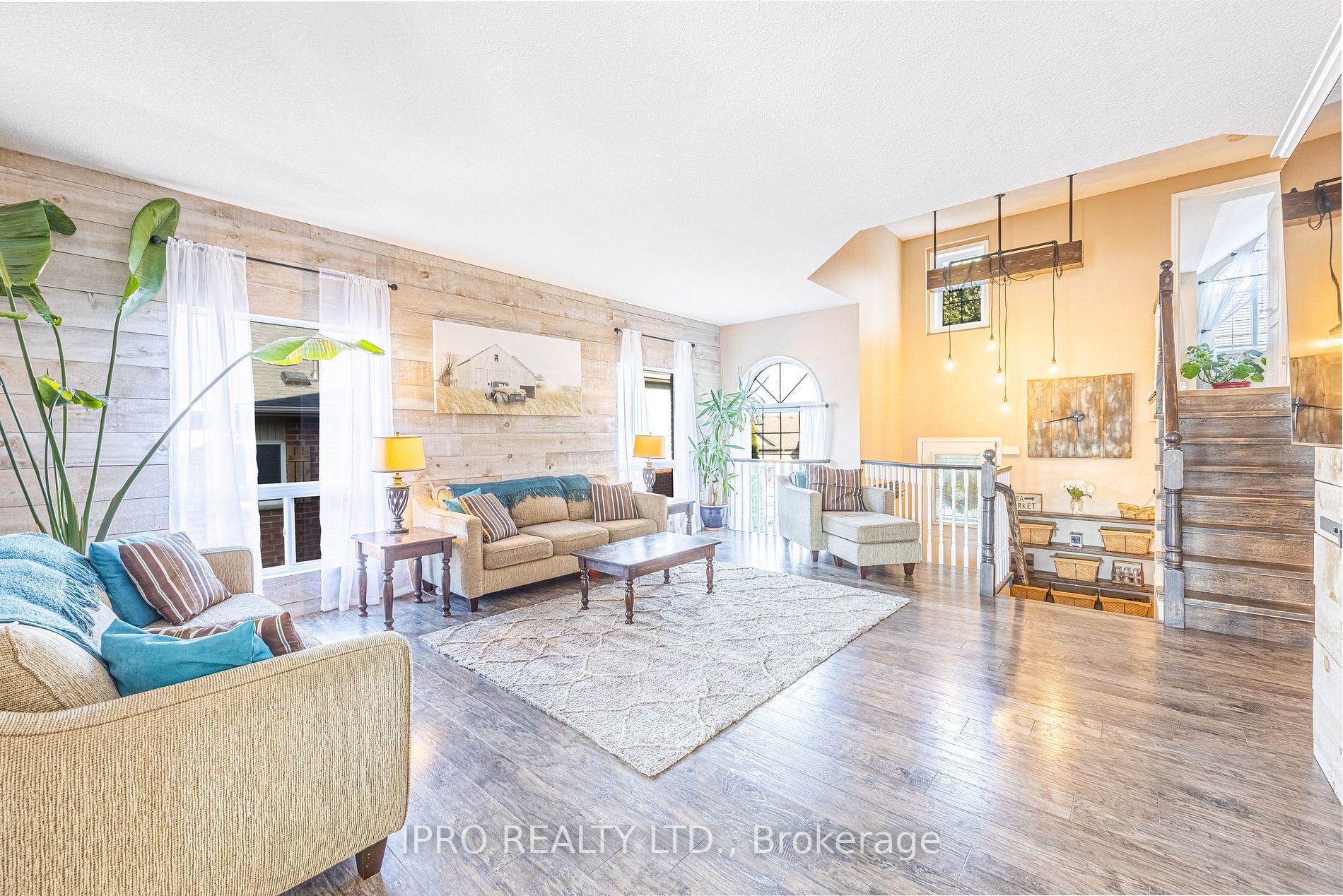 47 Cameron Cres