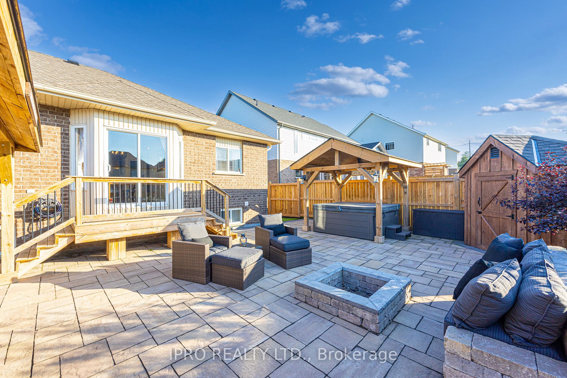 47 Cameron Cres