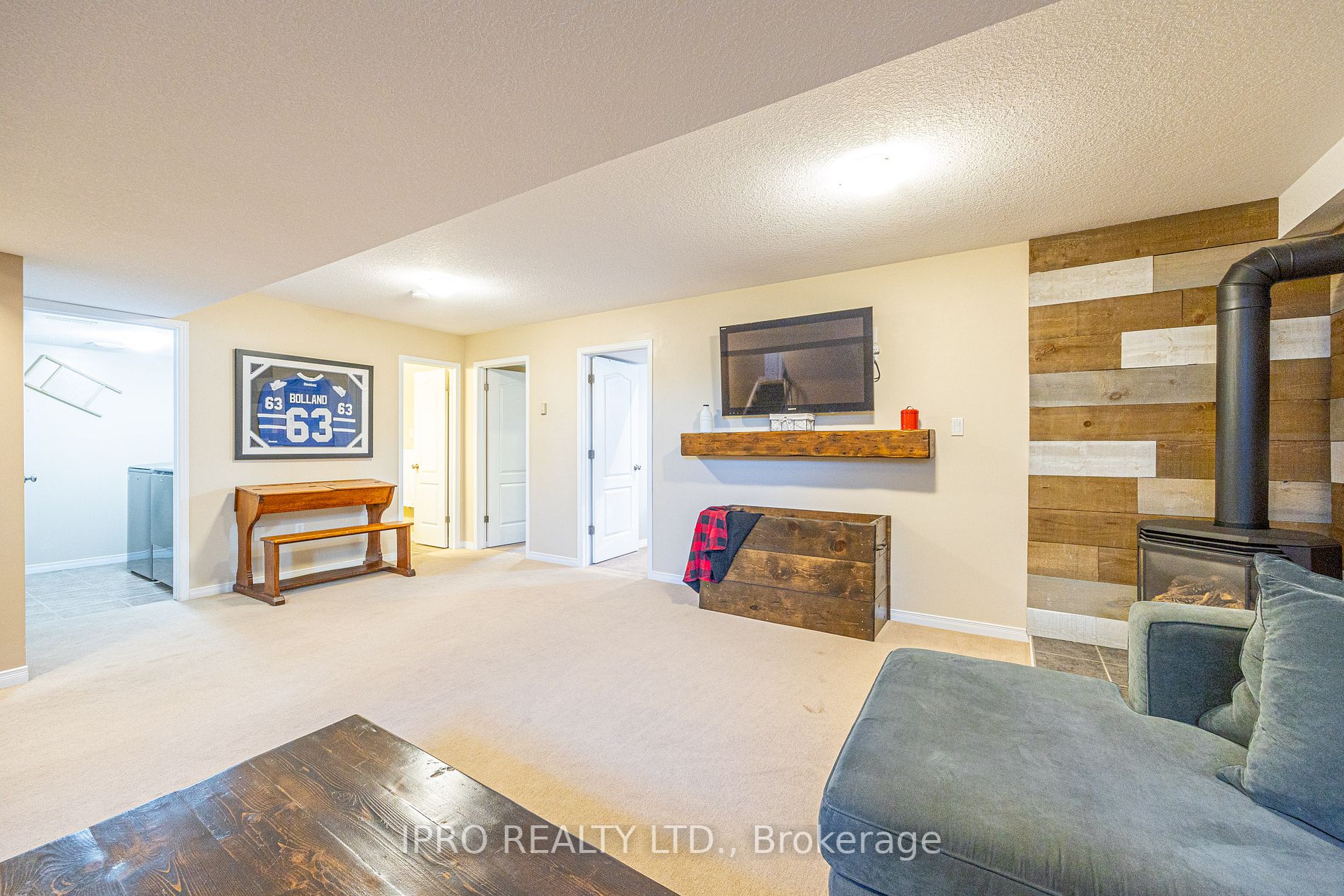 47 Cameron Cres