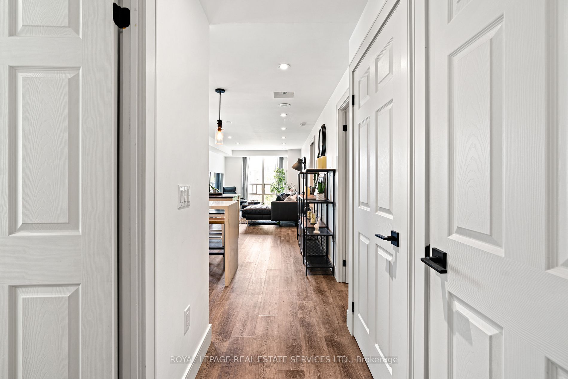 11 Michael Power Pl, #203