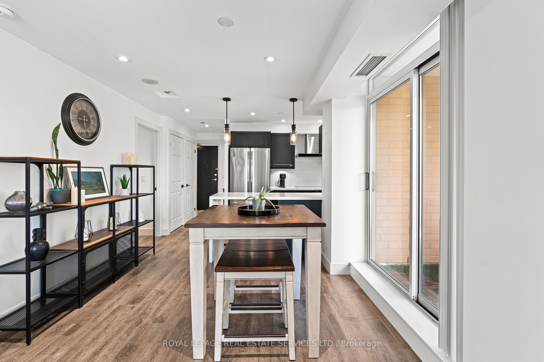 11 Michael Power Pl, #203