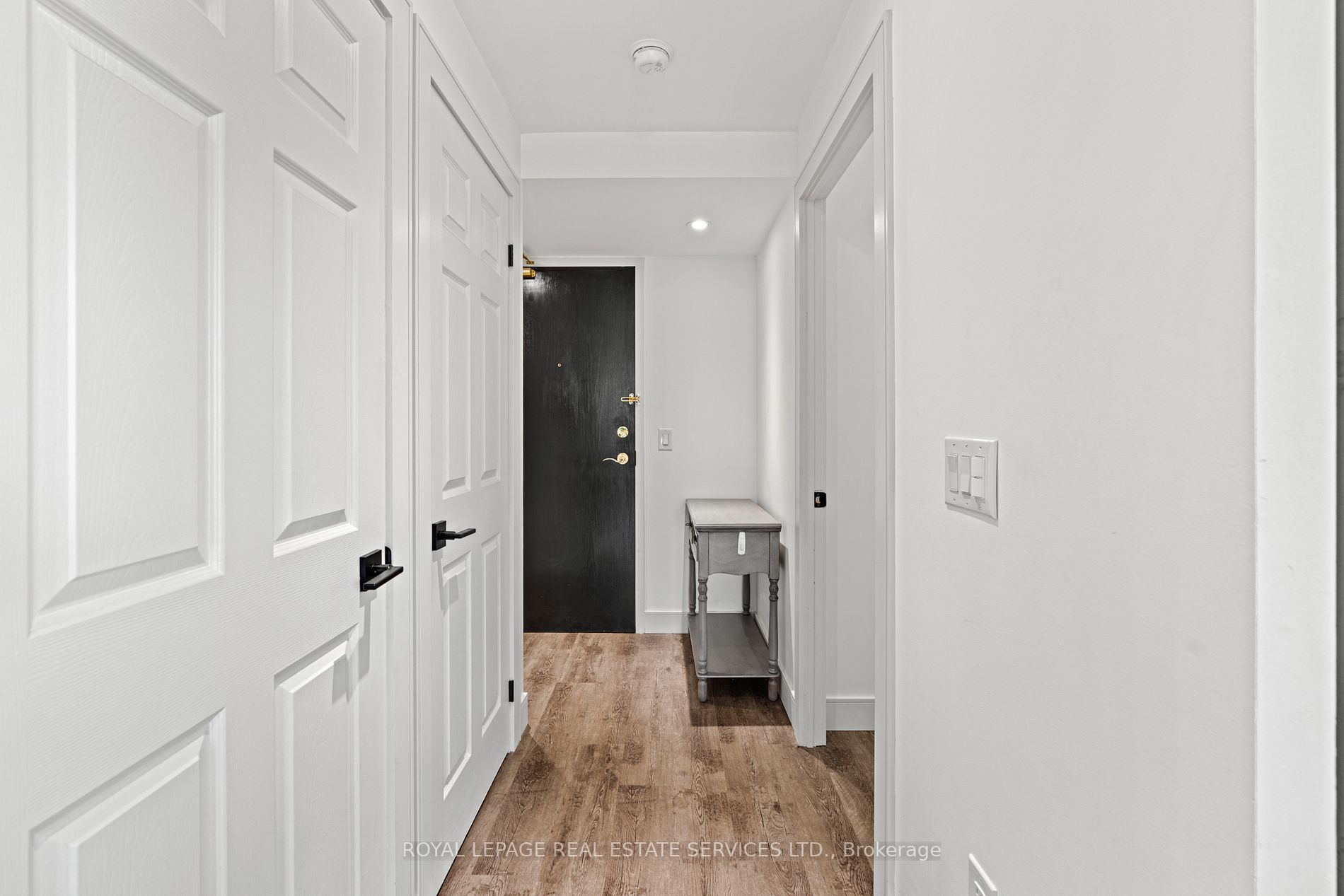 11 Michael Power Pl, #203