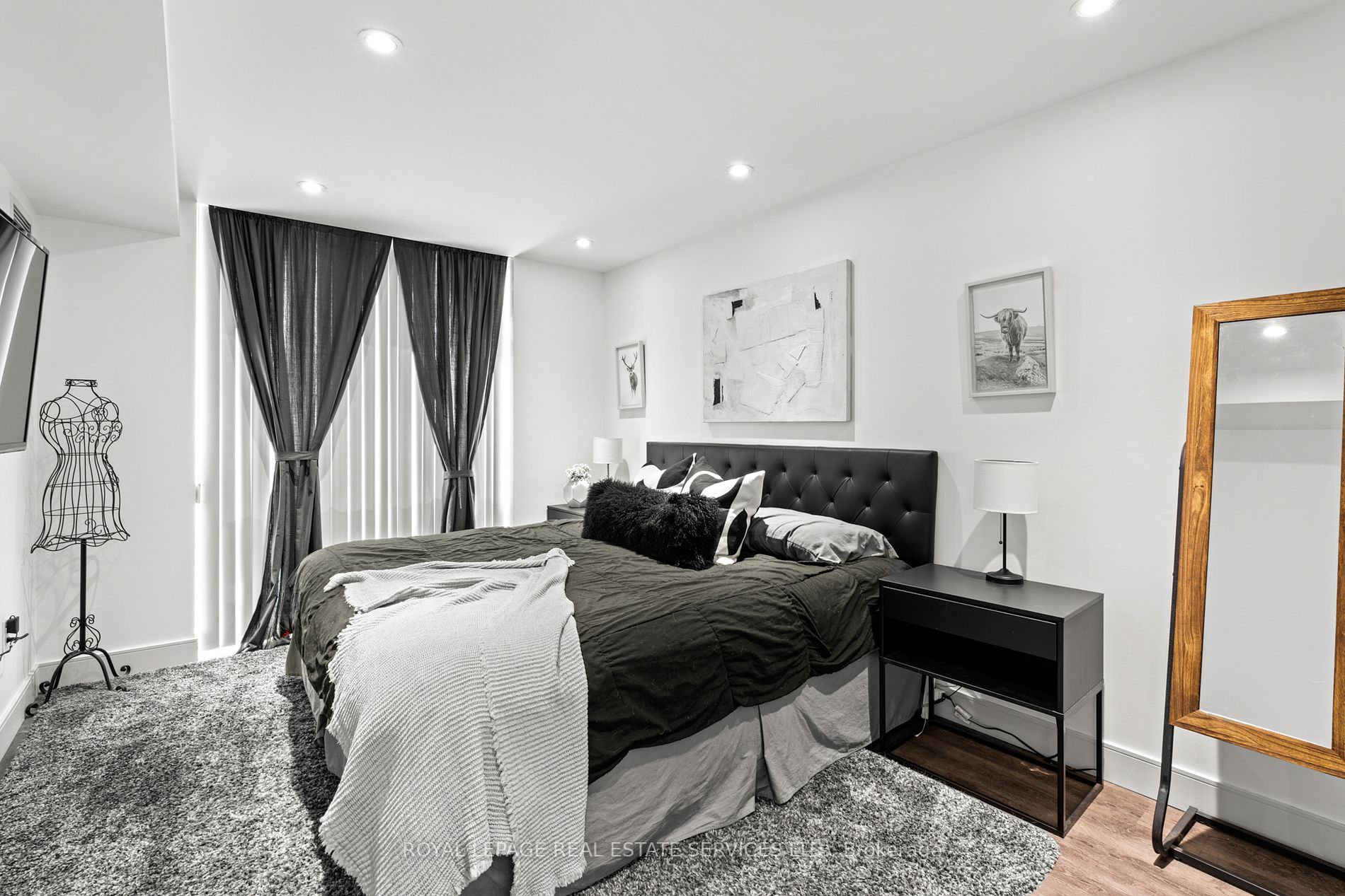 11 Michael Power Pl, #203