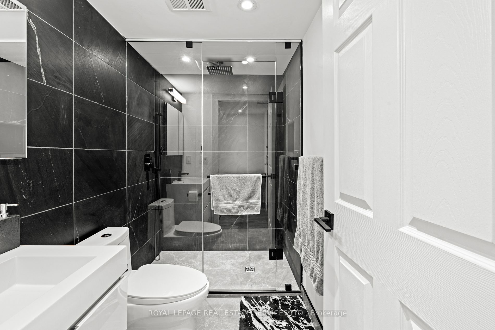 11 Michael Power Pl, #203