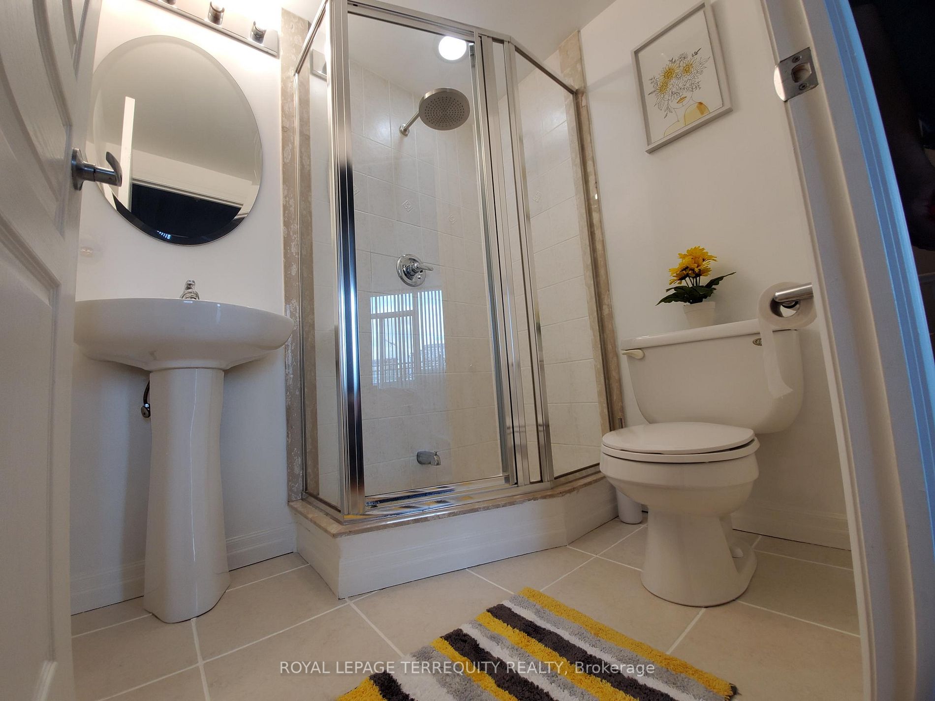 220 Burnhamthorpe Rd W, #905