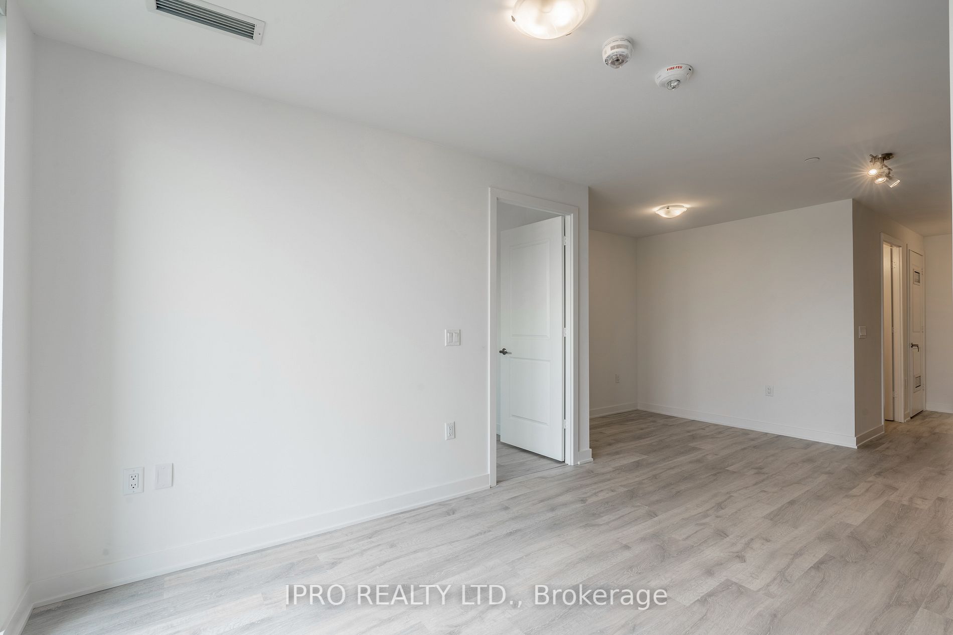 4655 Metcalfe Ave, #404B