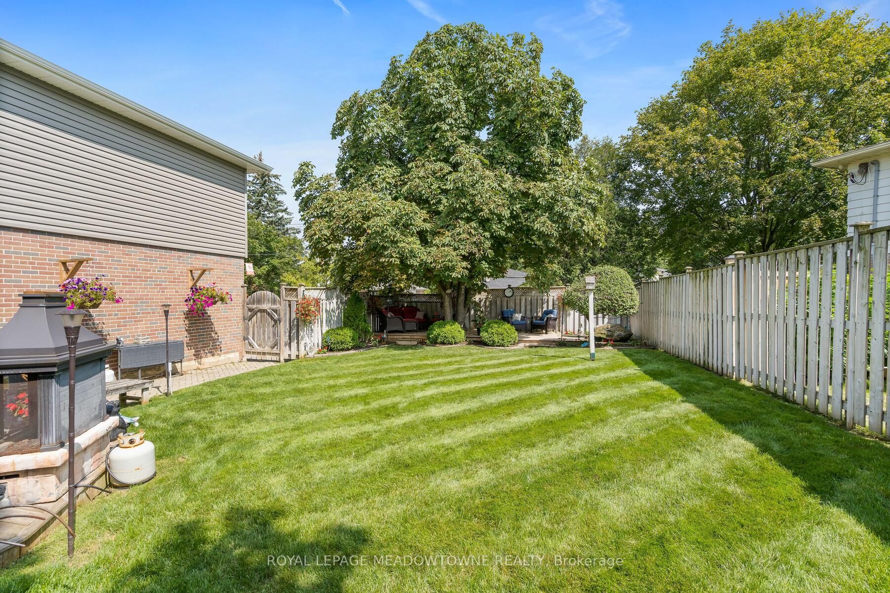 2 Metcalfe Court