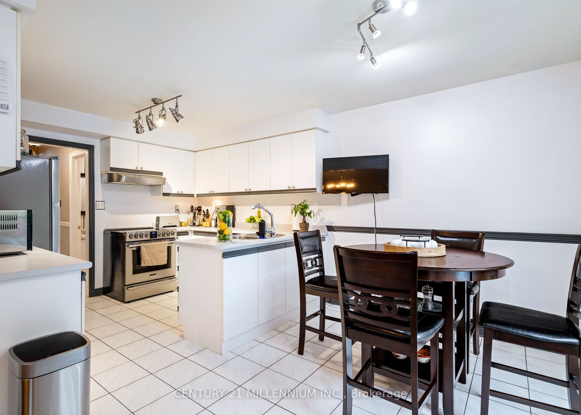 67 Wildberry Cres