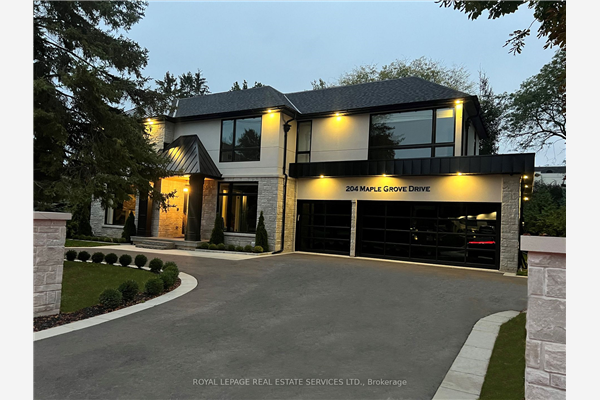 204 Maple Grove Dr, Oakville