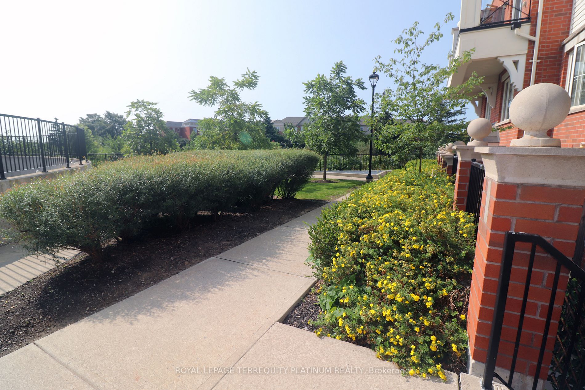 2468 Post Rd S, #27