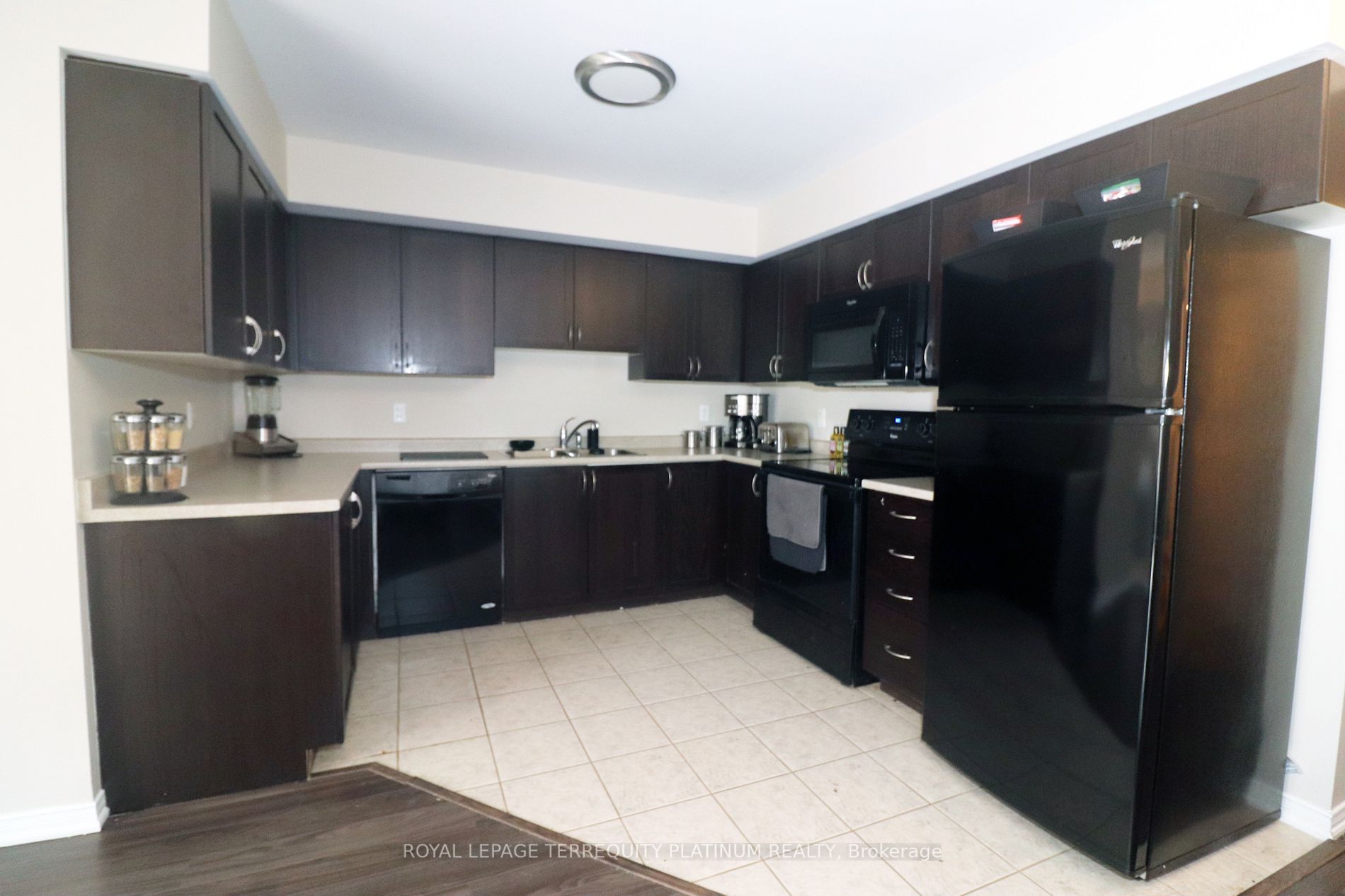 2468 Post Rd S, #27